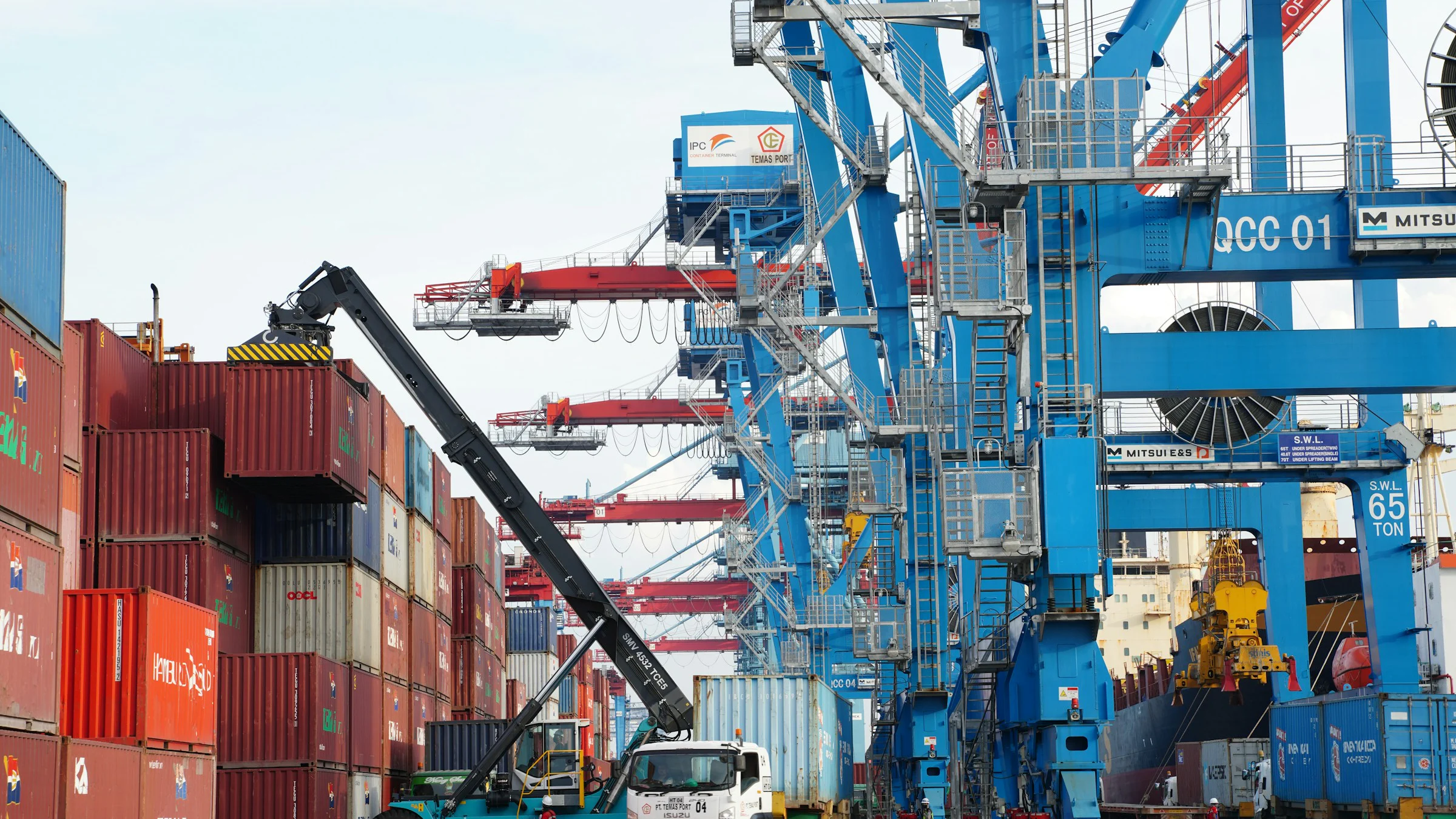 International port and food-ingredient export logistics